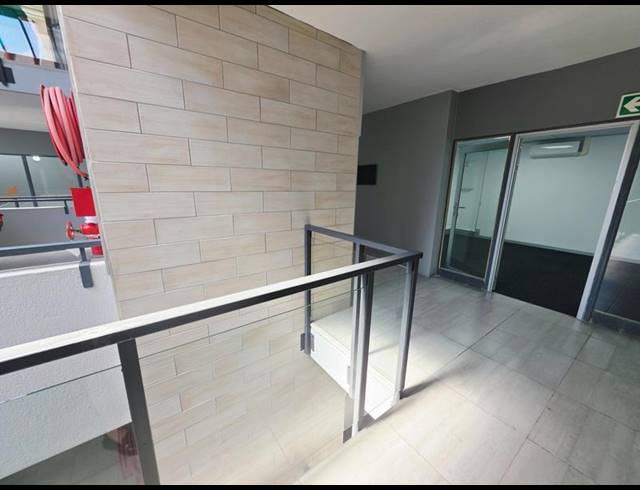 BUSINESS PROPERTY TO RENT IN LYNNWOOD GLEN